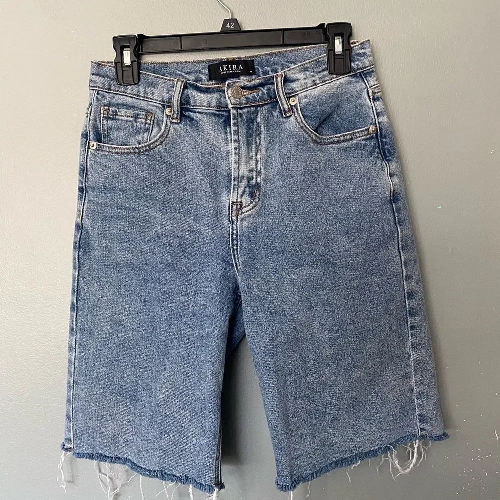 AKIRA Bermuda Jean Cut-off Shorts size M